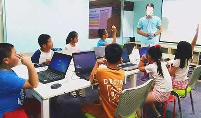 哈工大學(xué)子投身教育科技，以技術(shù)開發(fā)引領(lǐng)未來(lái)教育變革